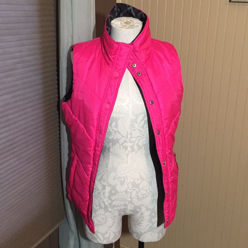 Fox puffy vest hot pink reversible to black